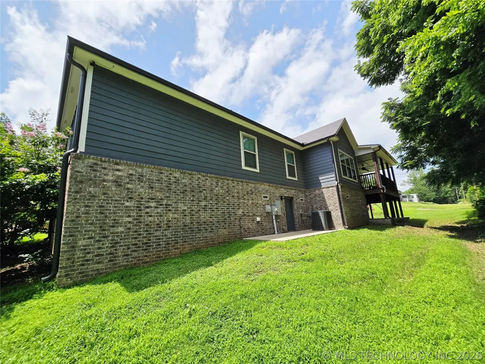 1715 W Blue Starr Drive Claremore, OK 74017