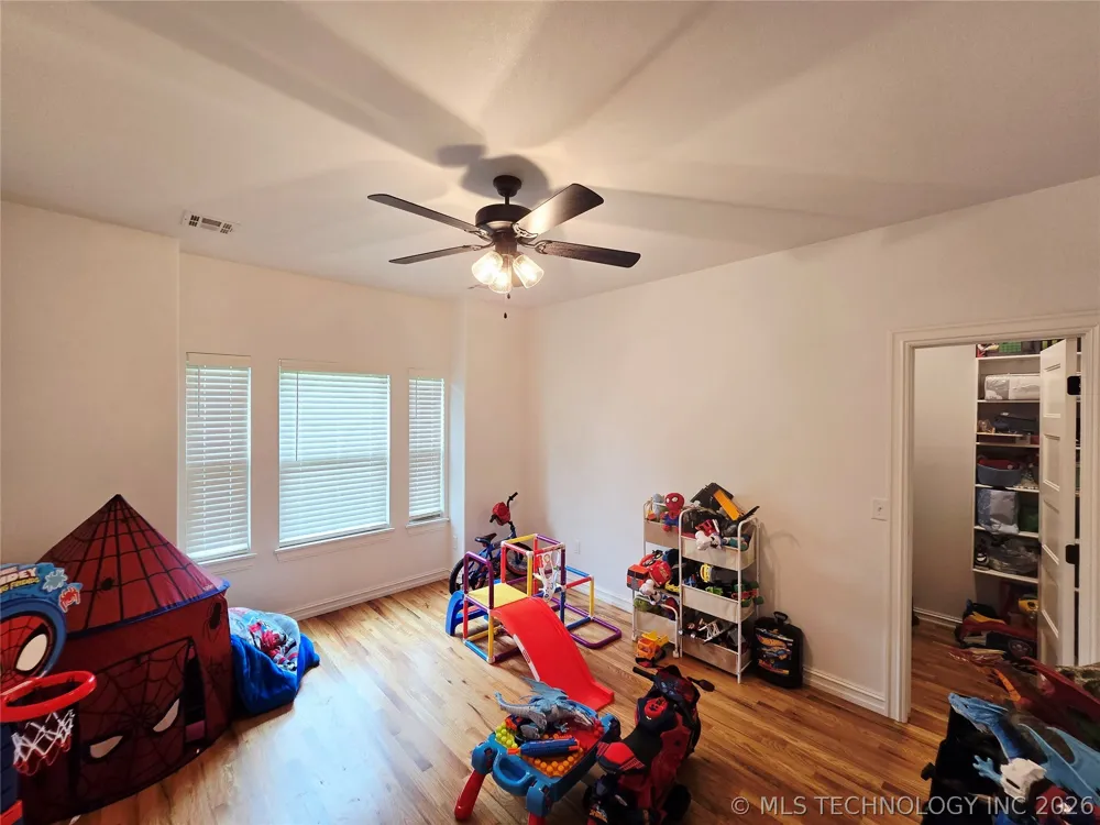 1715 W Blue Starr Drive Claremore, OK 74017