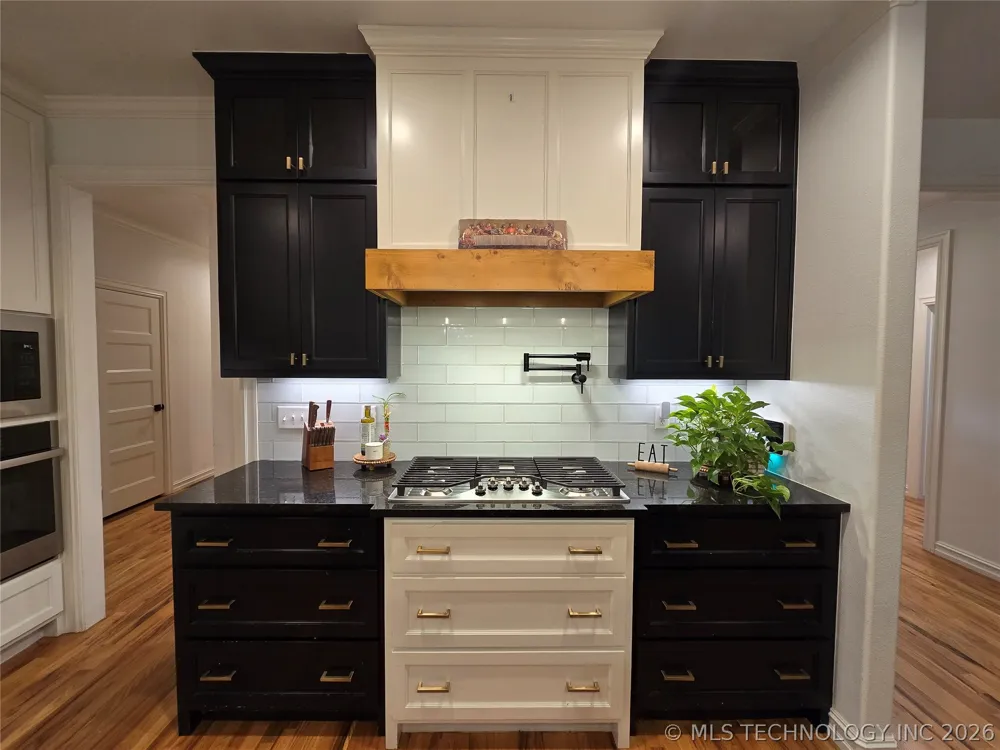 1715 W Blue Starr Drive Claremore, OK 74017