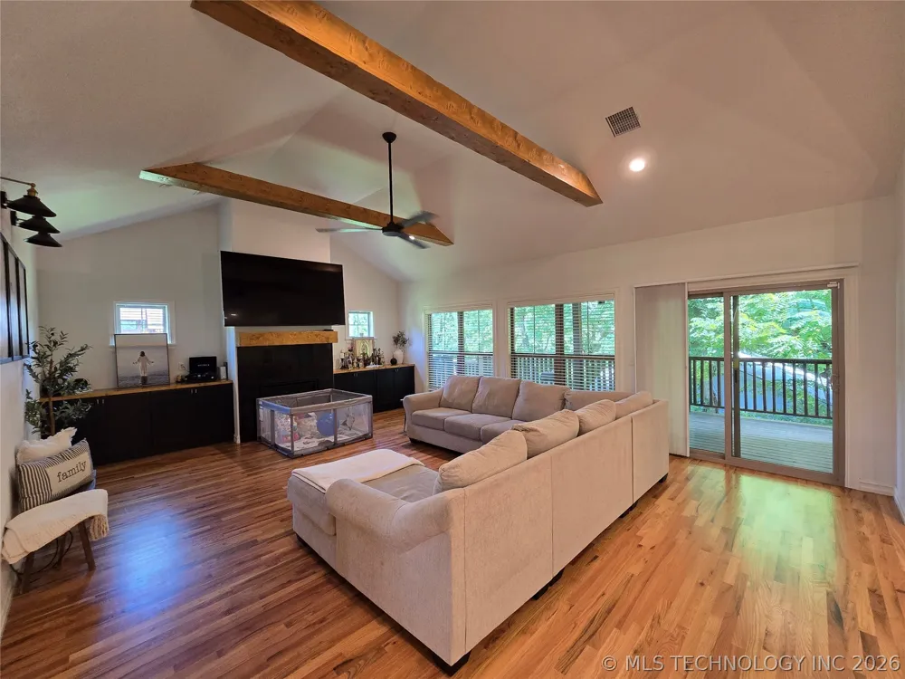 1715 W Blue Starr Drive Claremore, OK 74017