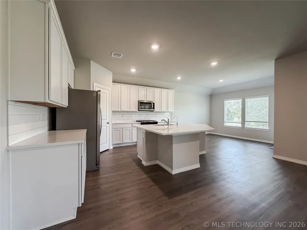1507 Bluestem Drive Bartlesville, OK 74006