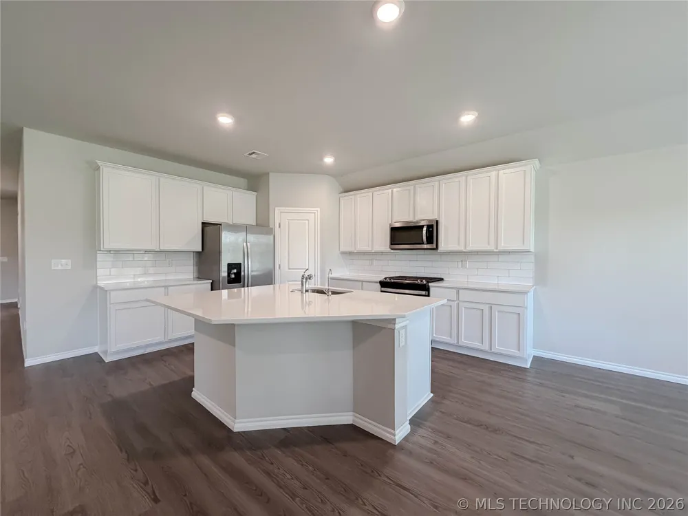 1507 Bluestem Drive Bartlesville, OK 74006