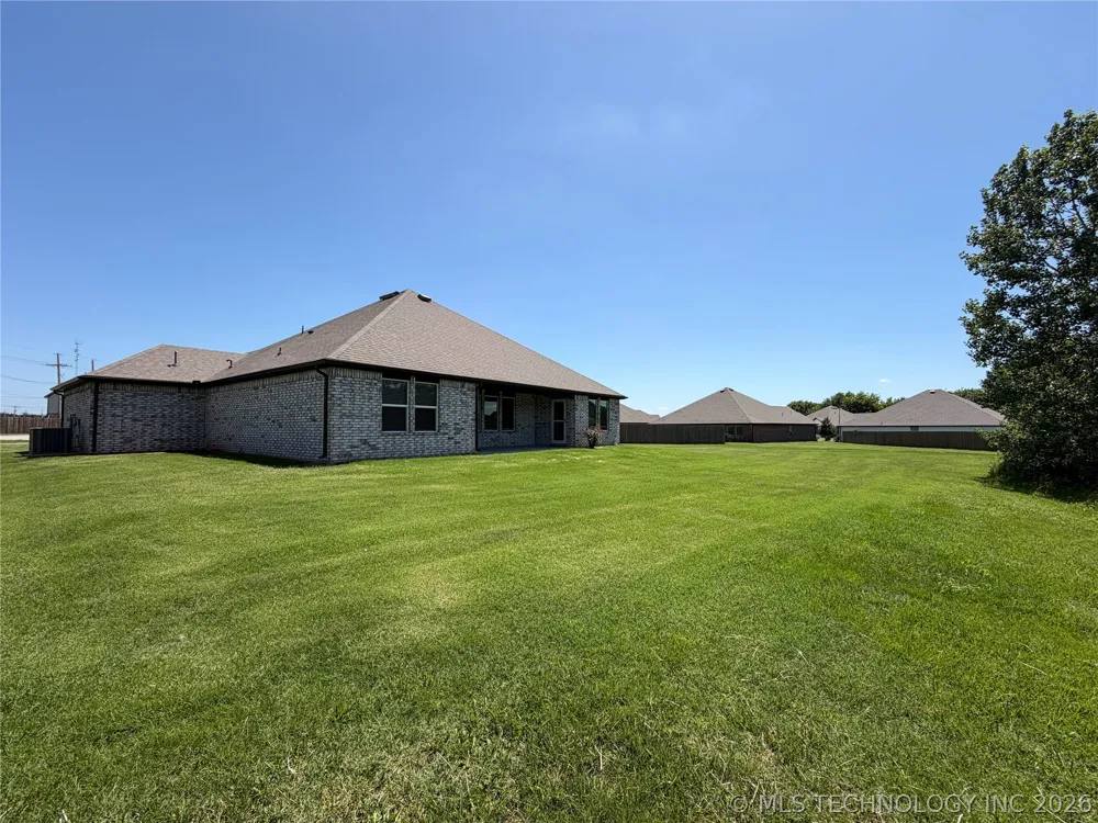 1507 Bluestem Drive Bartlesville, OK 74006