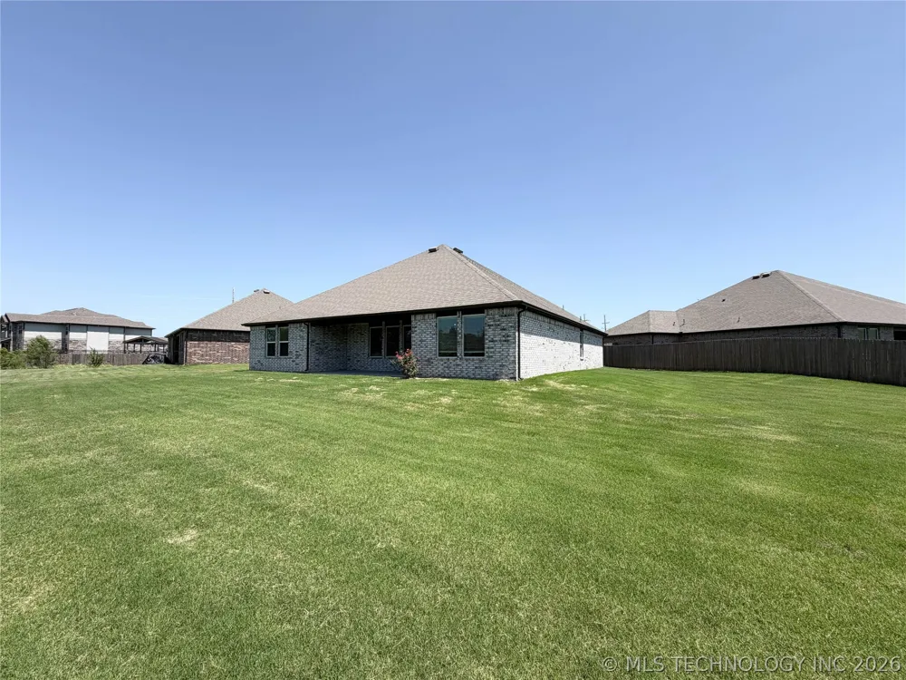 1507 Bluestem Drive Bartlesville, OK 74006