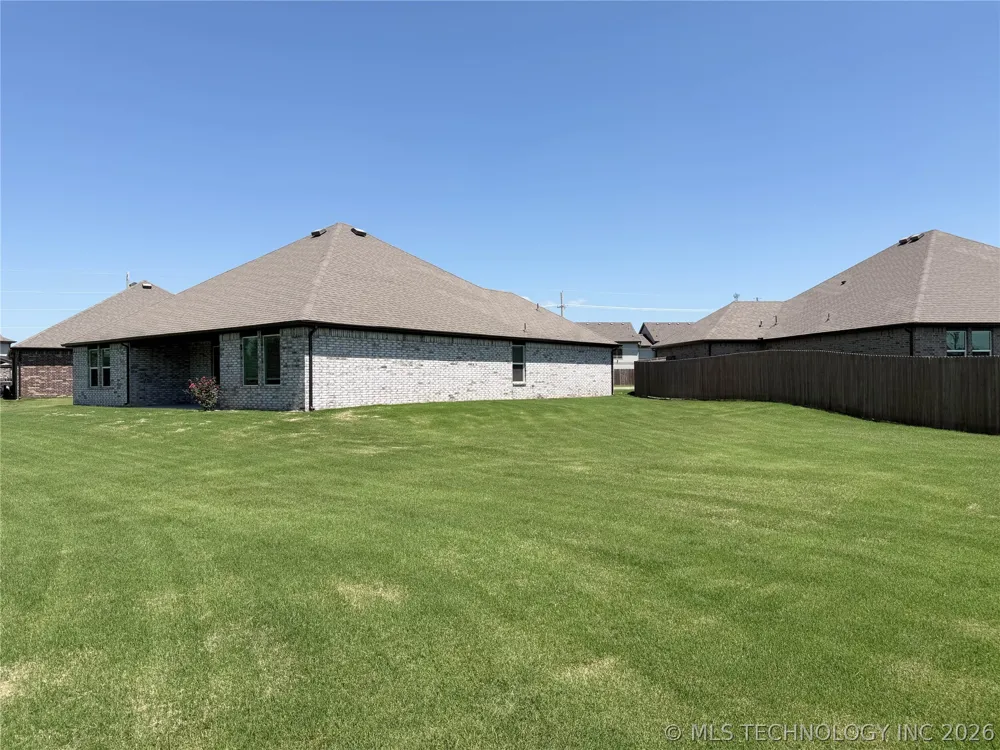 1507 Bluestem Drive Bartlesville, OK 74006