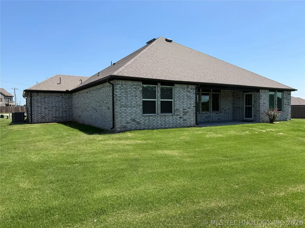 1507 Bluestem Drive Bartlesville, OK 74006