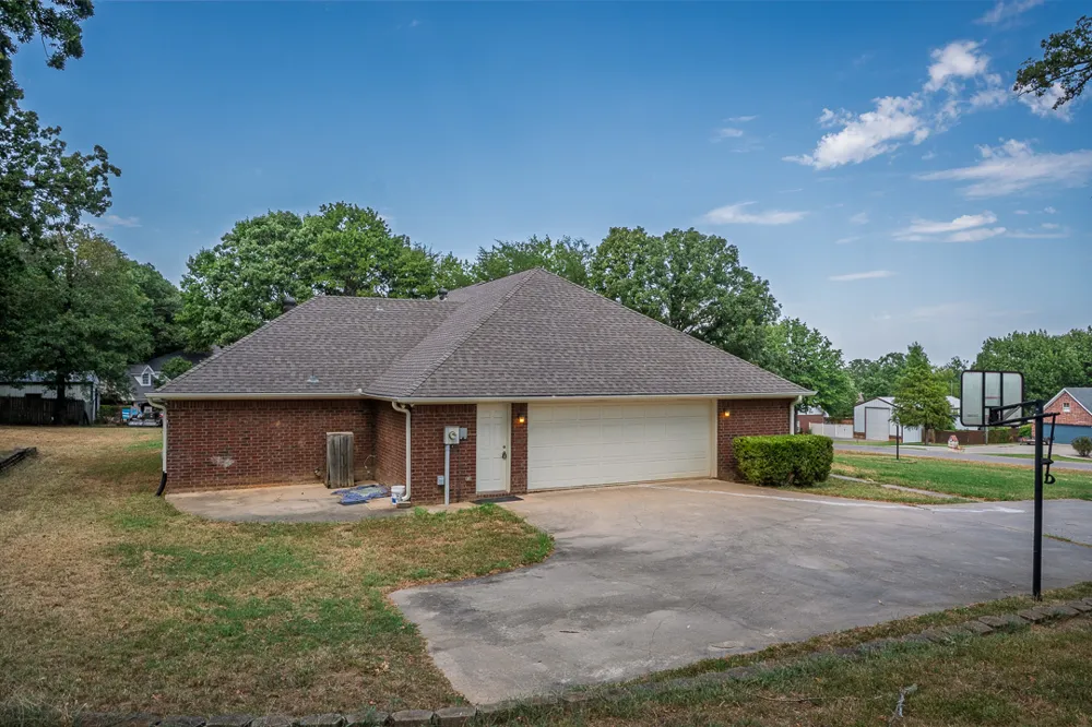 5353 Stonebriar Durant, OK 74701