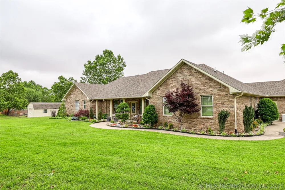 124 Walnut Ridge Eufaula, OK 74432