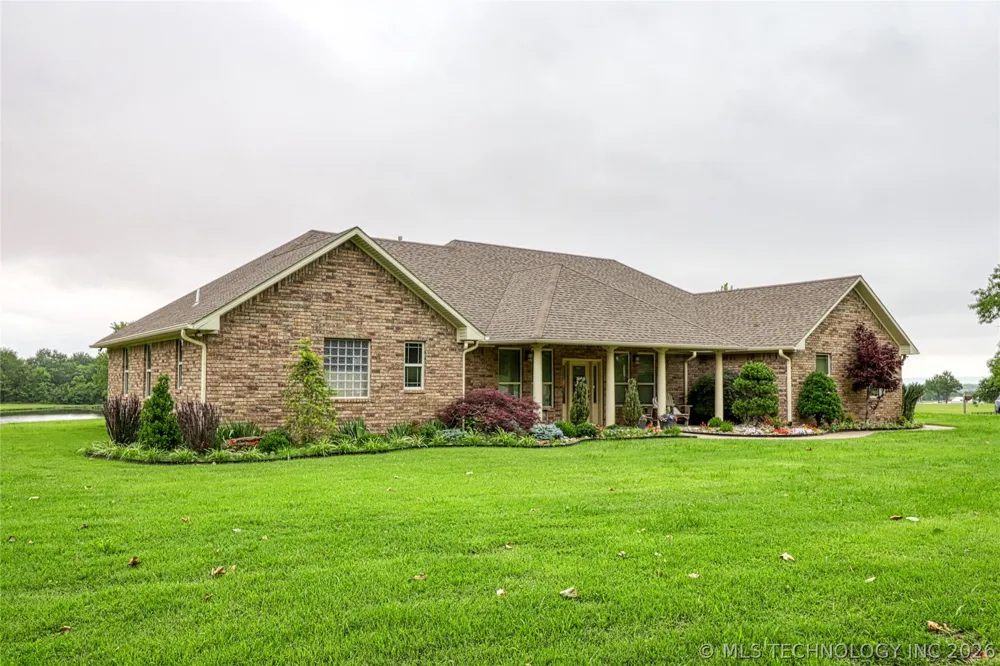 124 Walnut Ridge Eufaula, OK 74432