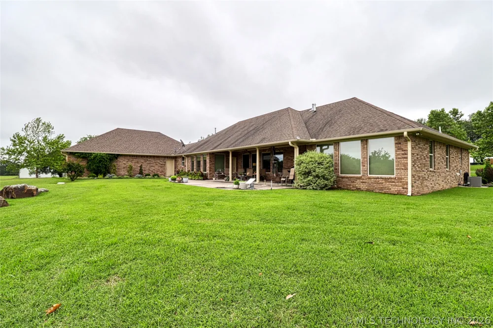 124 Walnut Ridge Eufaula, OK 74432