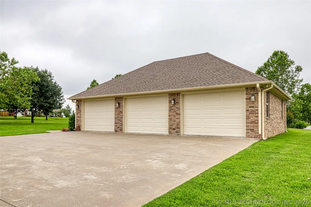 124 Walnut Ridge Eufaula, OK 74432