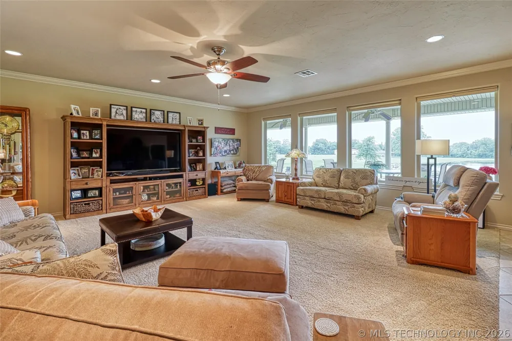124 Walnut Ridge Eufaula, OK 74432