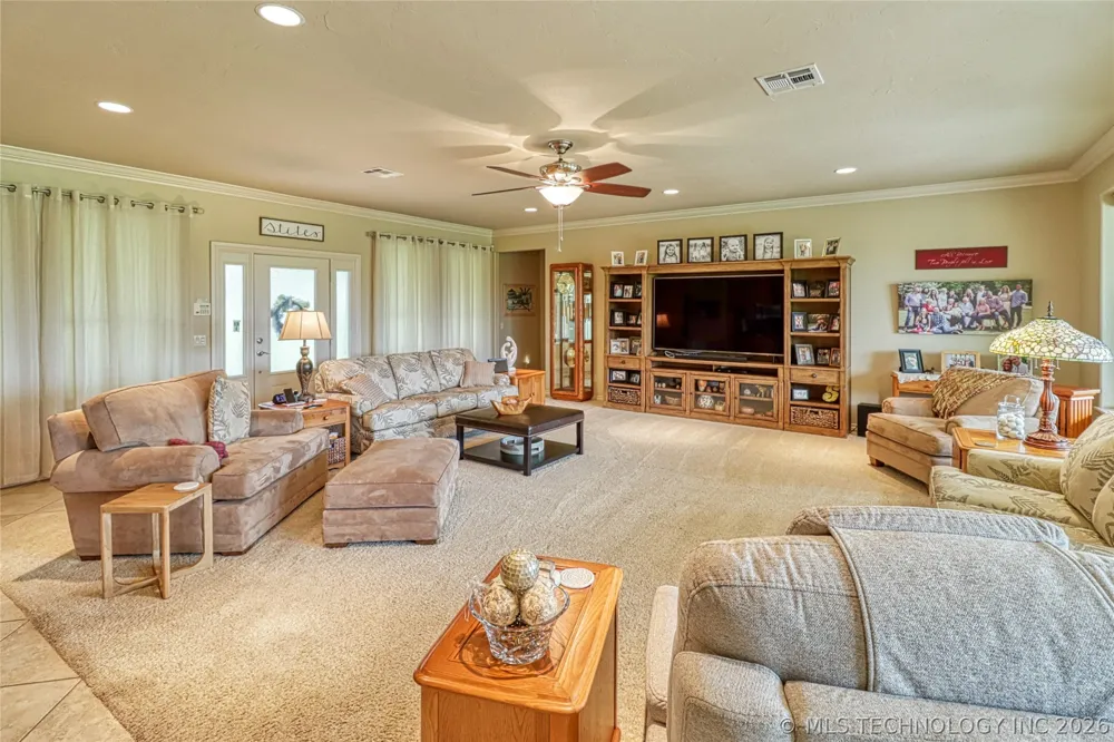 124 Walnut Ridge Eufaula, OK 74432