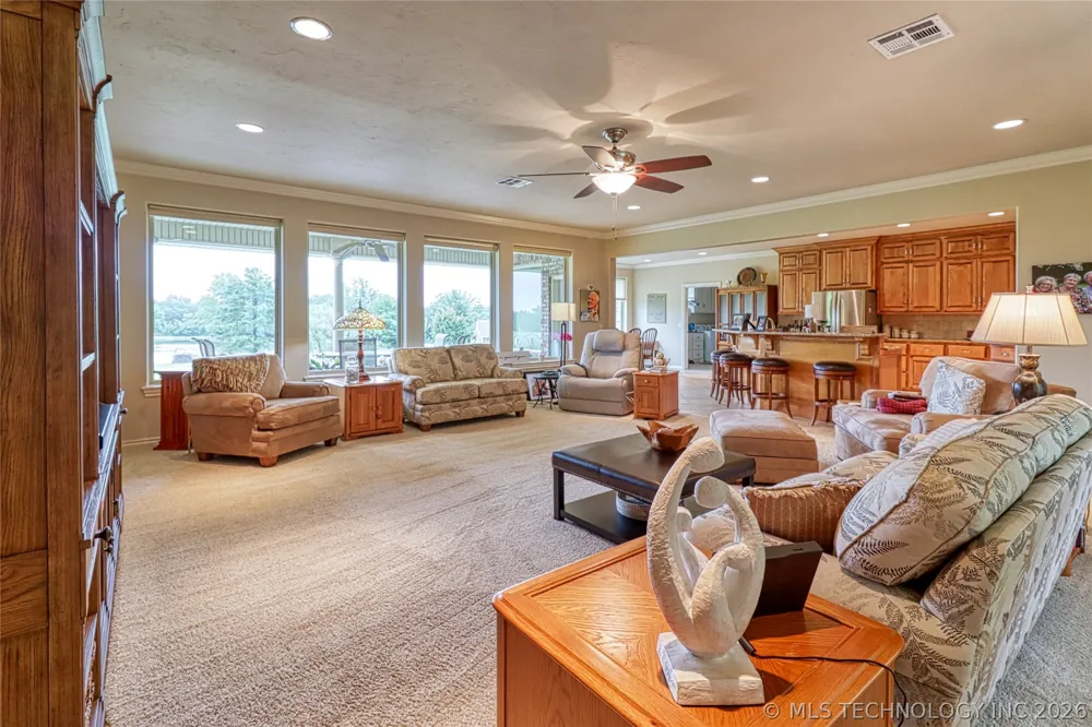 124 Walnut Ridge Eufaula, OK 74432
