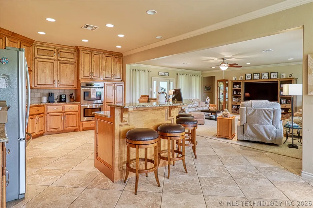 124 Walnut Ridge Eufaula, OK 74432