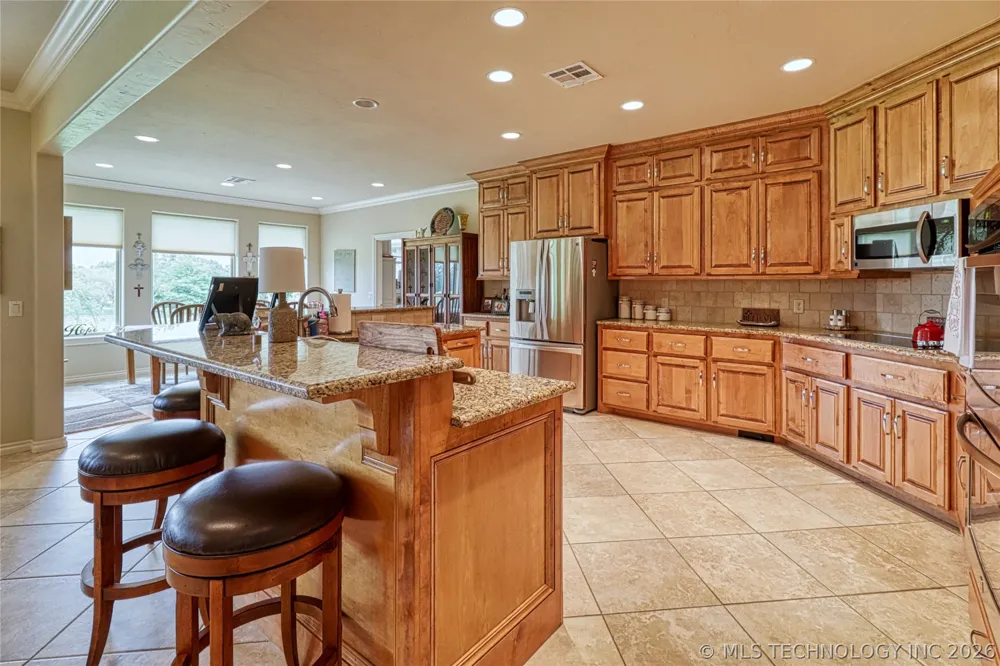 124 Walnut Ridge Eufaula, OK 74432