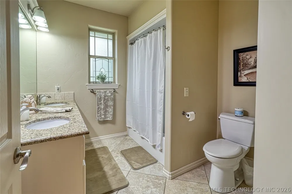 124 Walnut Ridge Eufaula, OK 74432