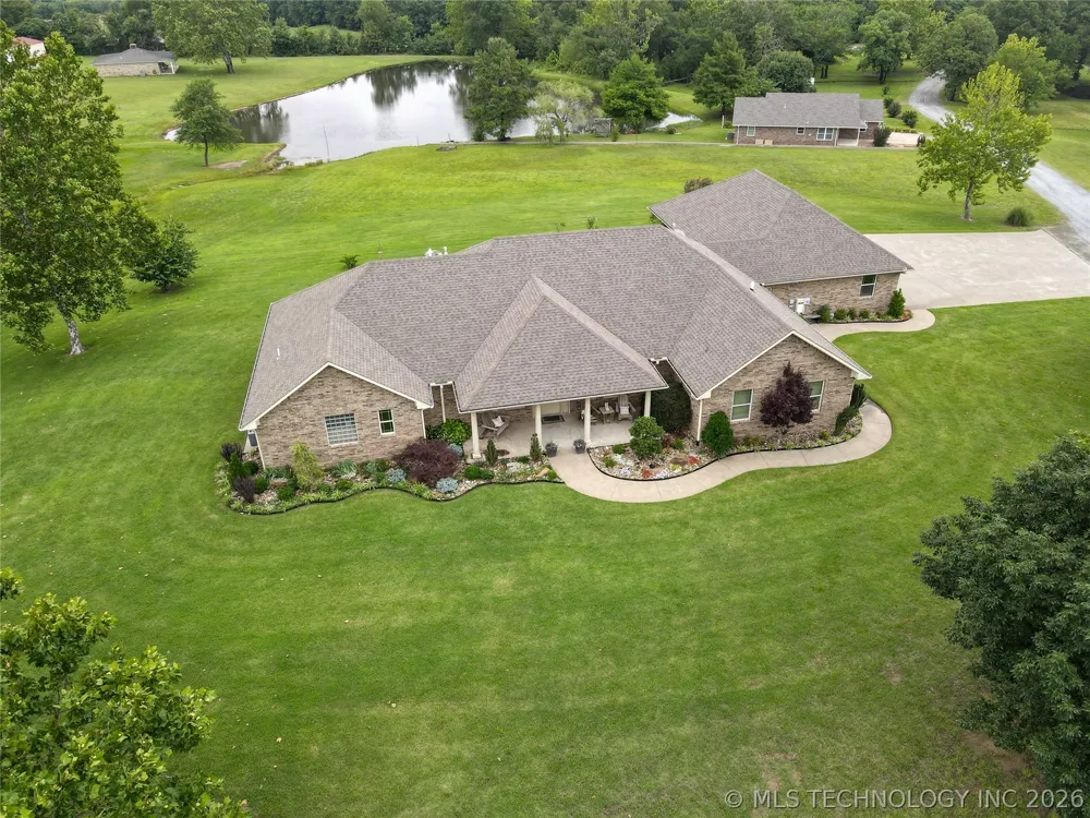 124 Walnut Ridge Eufaula, OK 74432