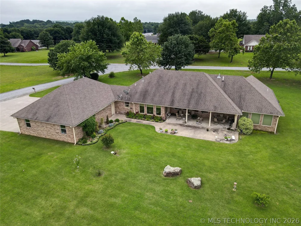 124 Walnut Ridge Eufaula, OK 74432