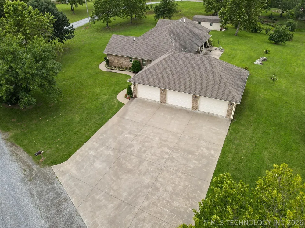 124 Walnut Ridge Eufaula, OK 74432