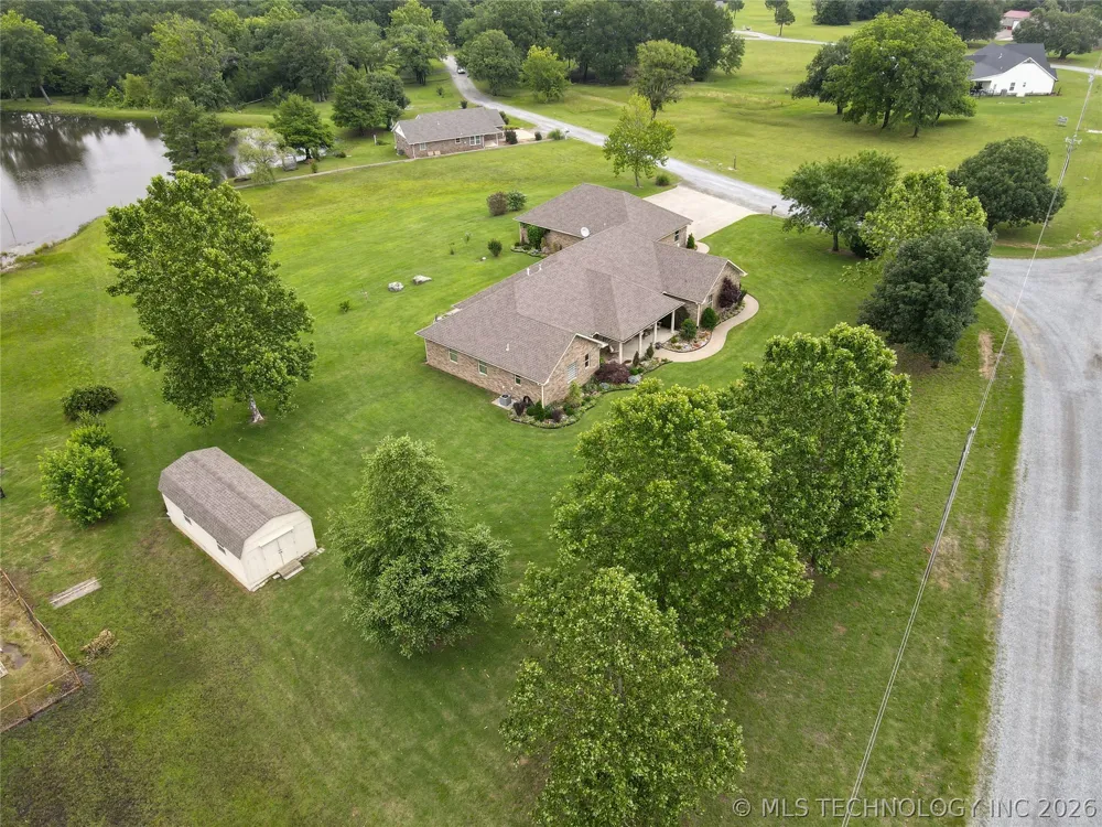 124 Walnut Ridge Eufaula, OK 74432