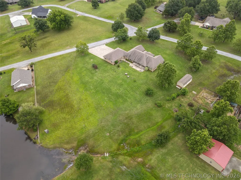 124 Walnut Ridge Eufaula, OK 74432