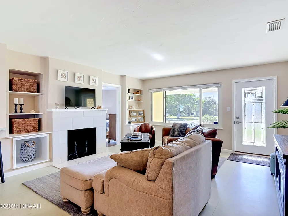 1621 Oleander Avenue Daytona Beach, FL 32118