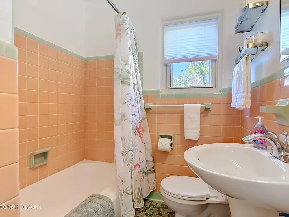 1621 Oleander Avenue Daytona Beach, FL 32118