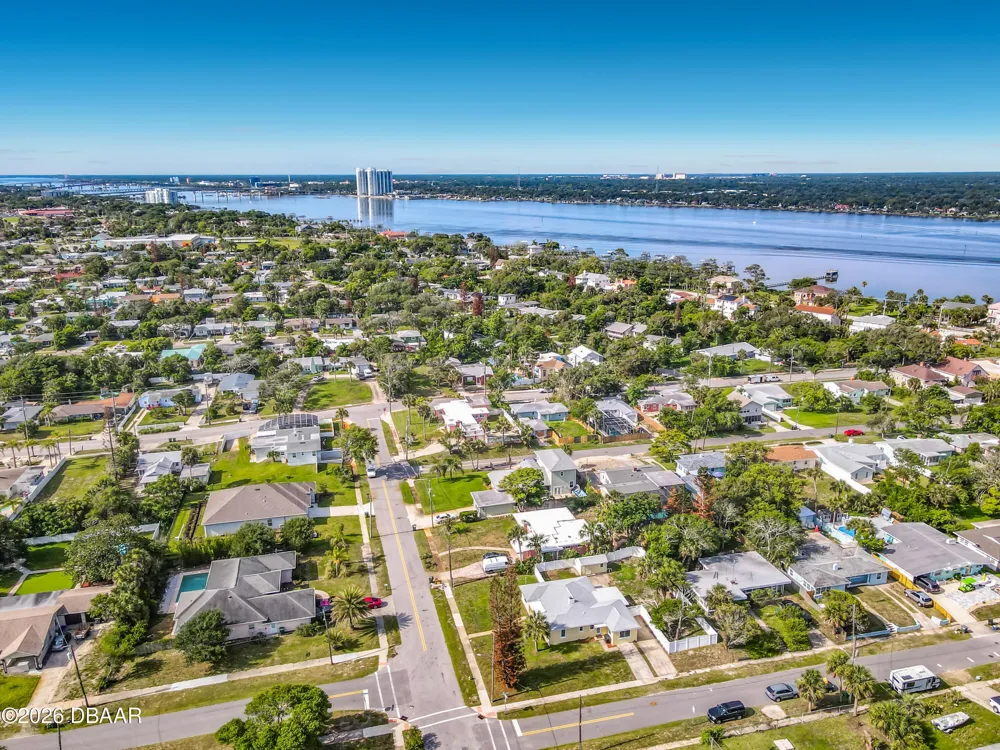 1621 Oleander Avenue Daytona Beach, FL 32118
