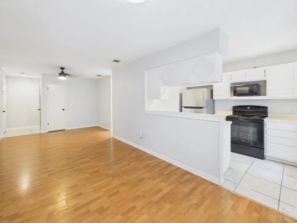 2409 Leon Street #201 Austin, TX 78705