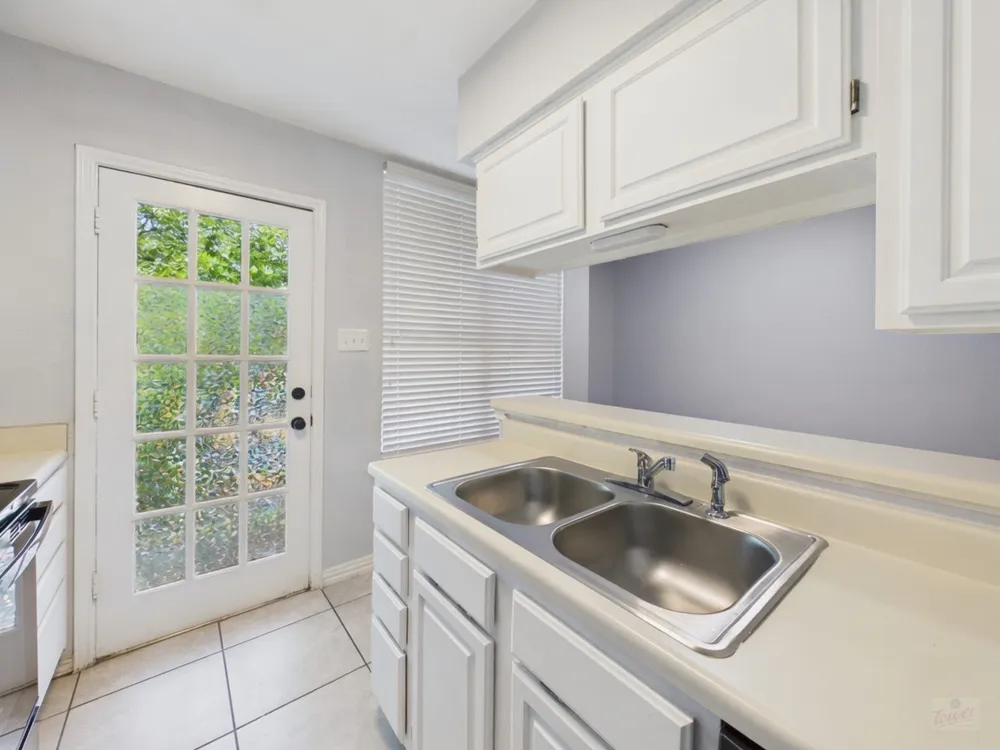 2409 Leon Street #201 Austin, TX 78705