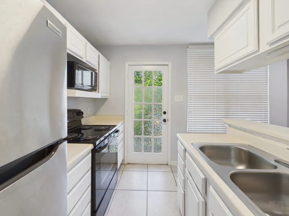 2409 Leon Street #201 Austin, TX 78705