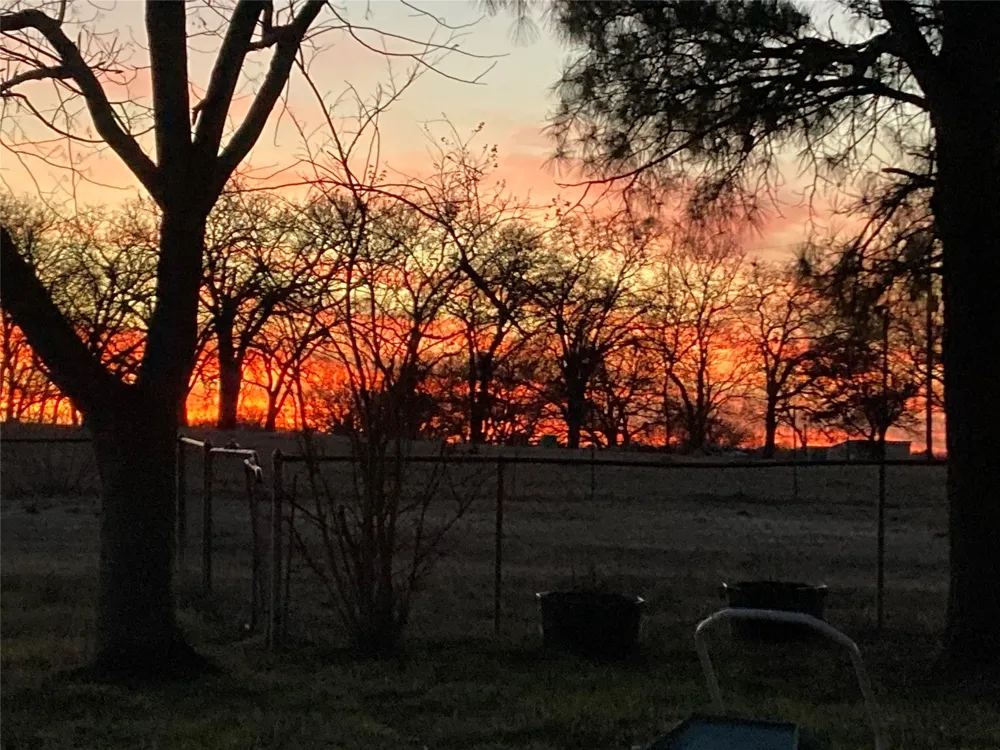 Hcr 1414 Covington, TX 76636
