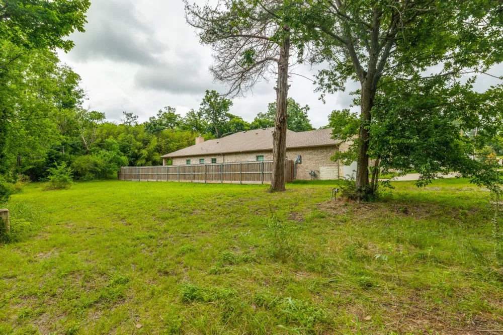 931 E Jefferson Street Van Alstyne, TX 75495