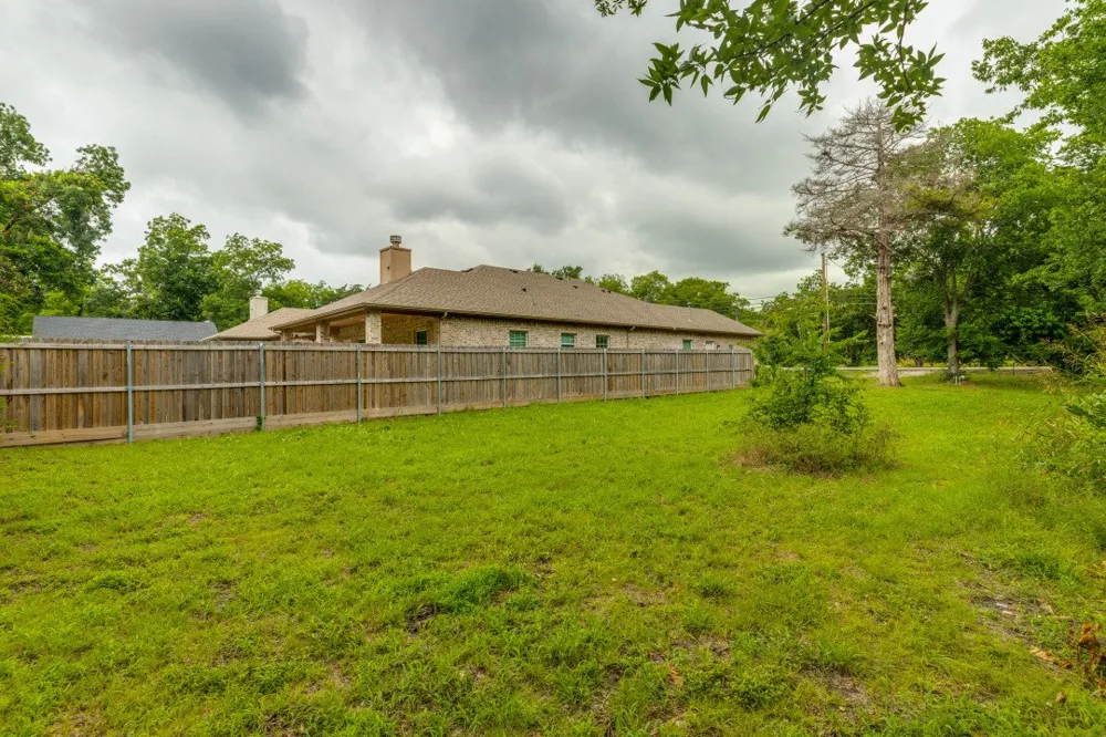 931 E Jefferson Street Van Alstyne, TX 75495