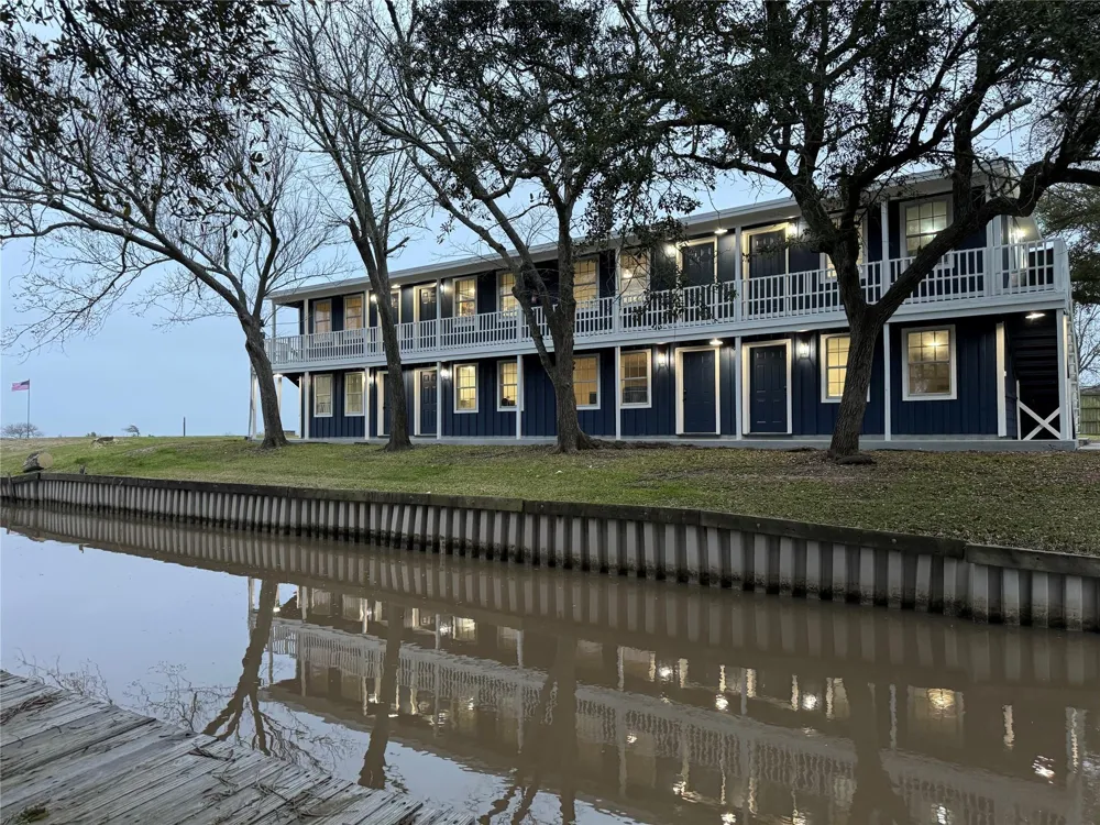 5202 County Road 469 Brazoria, TX 77422