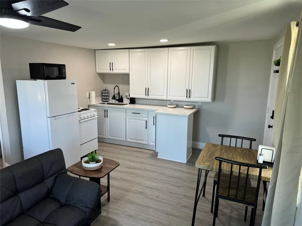 5202 County Road 469 Brazoria, TX 77422