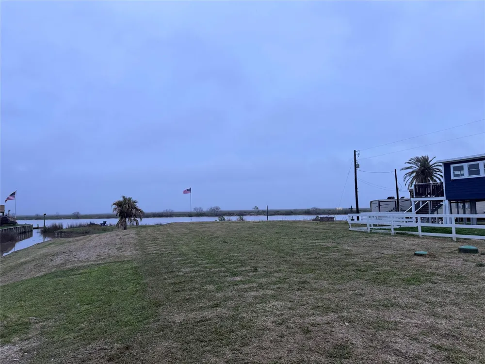 5202 County Road 469 Brazoria, TX 77422