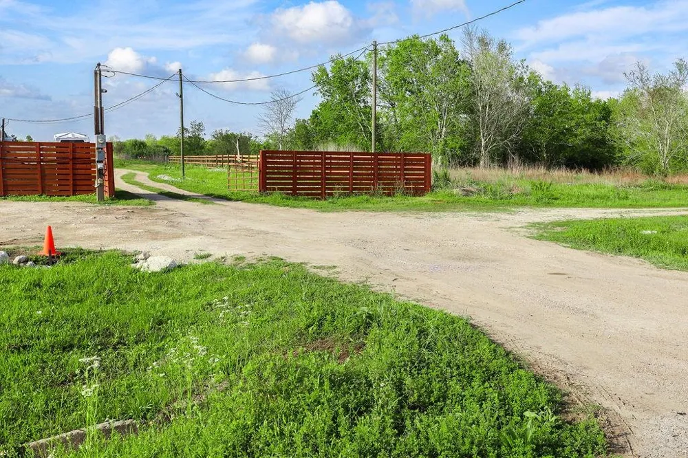 1115 E Fm 1462 Road Rosharon, TX 77583