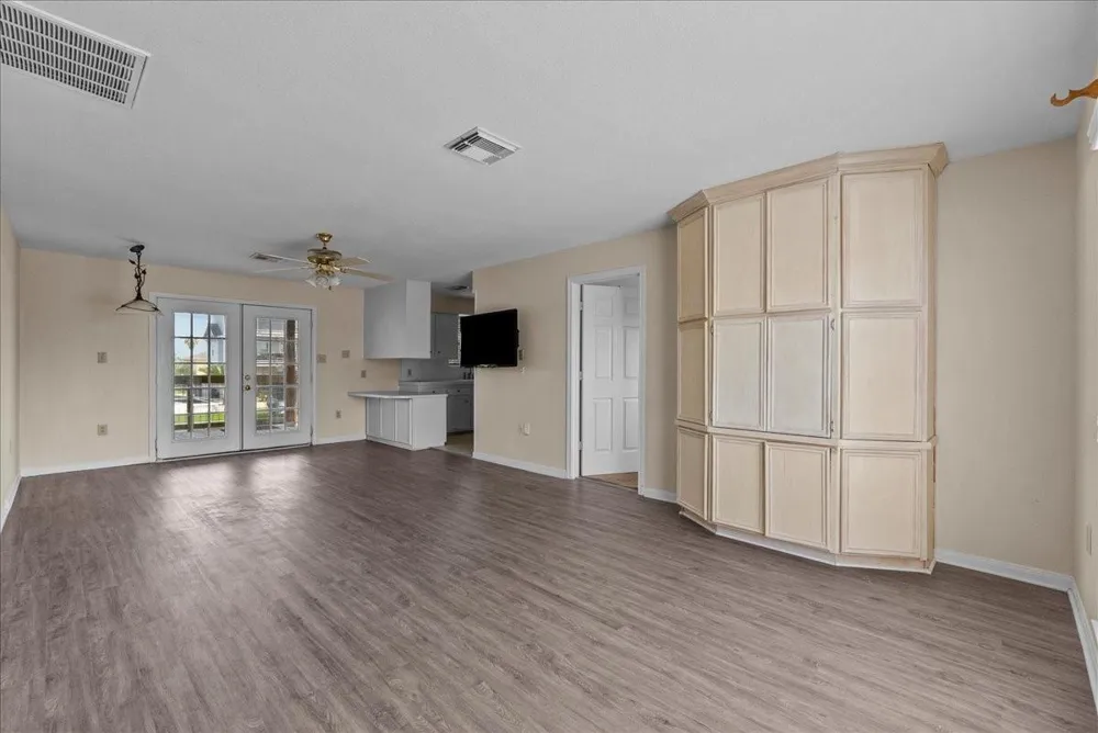 984 Bonita Street Bayou Vista, TX 77563