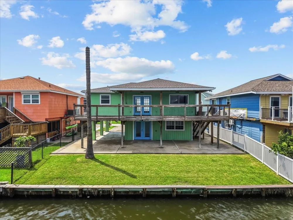 984 Bonita Street Bayou Vista, TX 77563