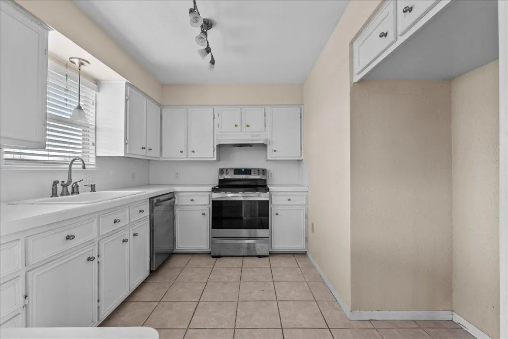 984 Bonita Street Bayou Vista, TX 77563