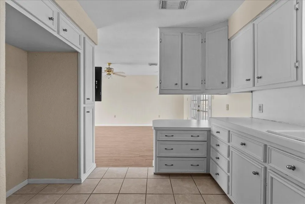 984 Bonita Street Bayou Vista, TX 77563