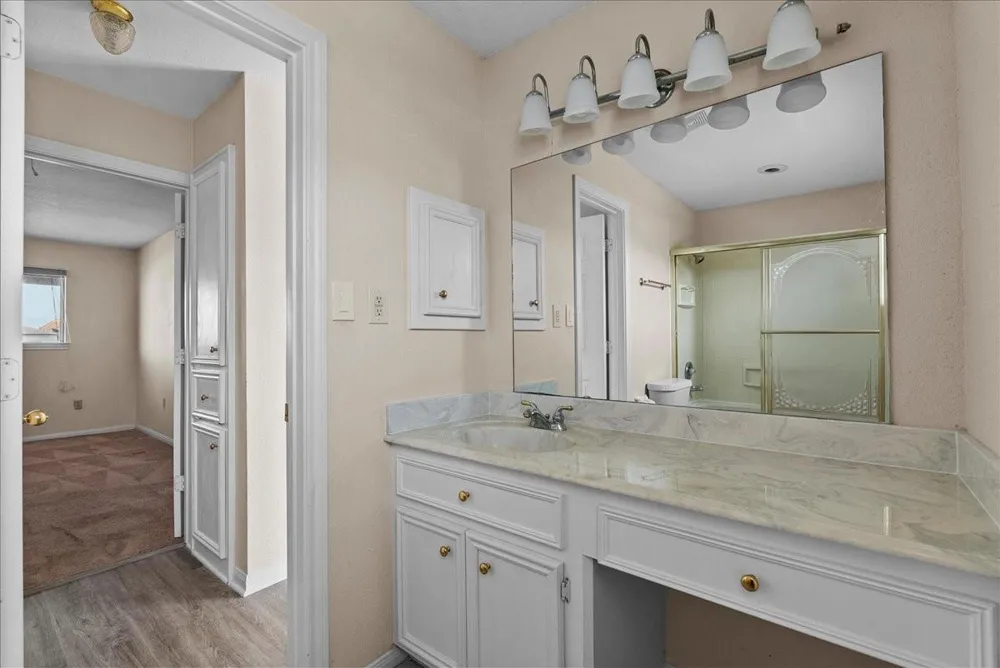 984 Bonita Street Bayou Vista, TX 77563