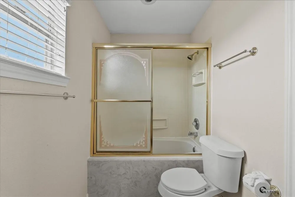984 Bonita Street Bayou Vista, TX 77563