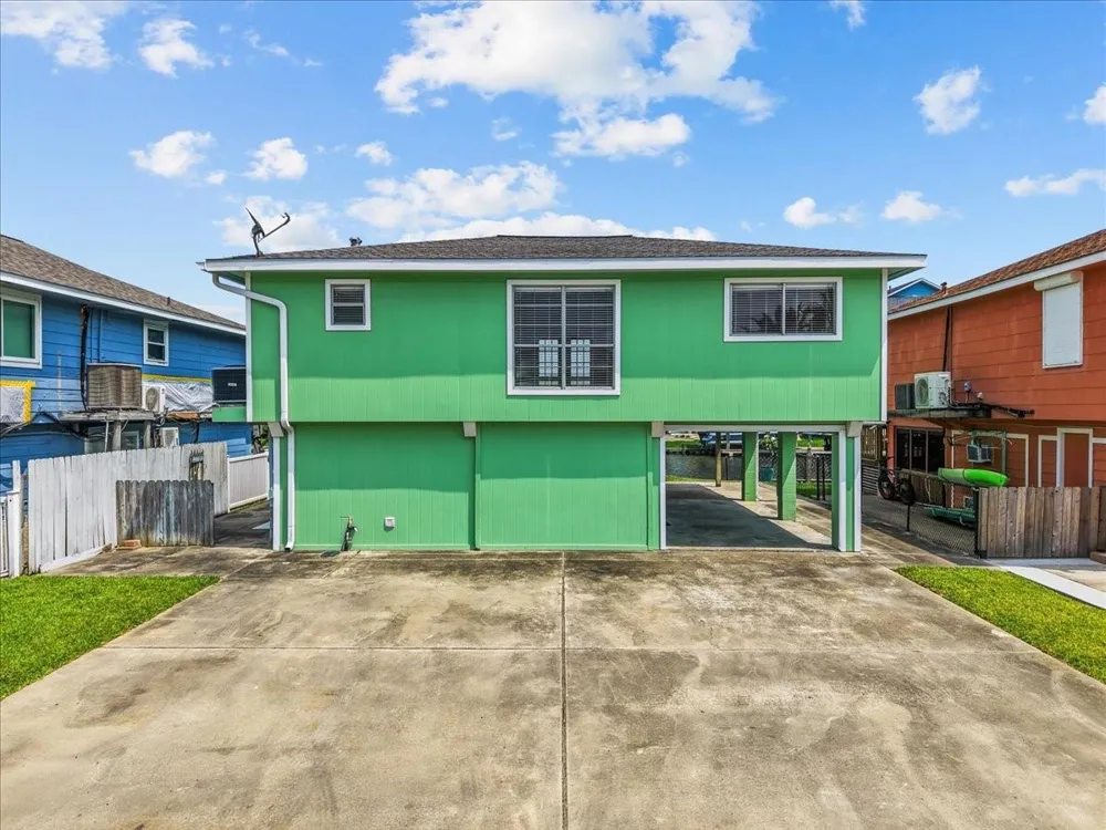 984 Bonita Street Bayou Vista, TX 77563