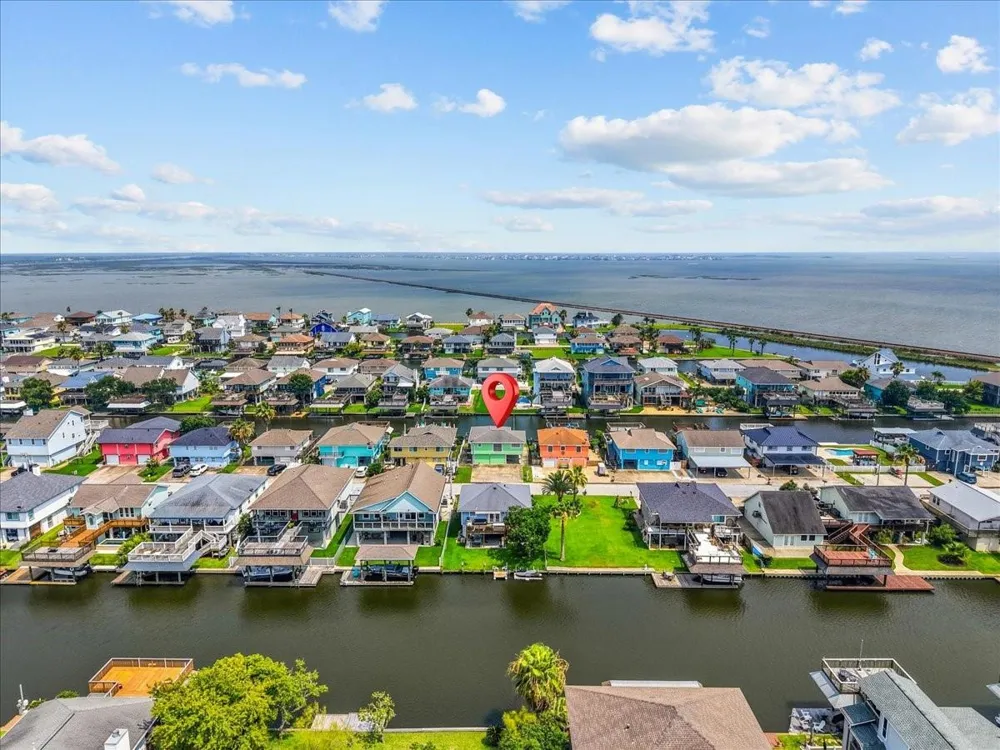 984 Bonita Street Bayou Vista, TX 77563