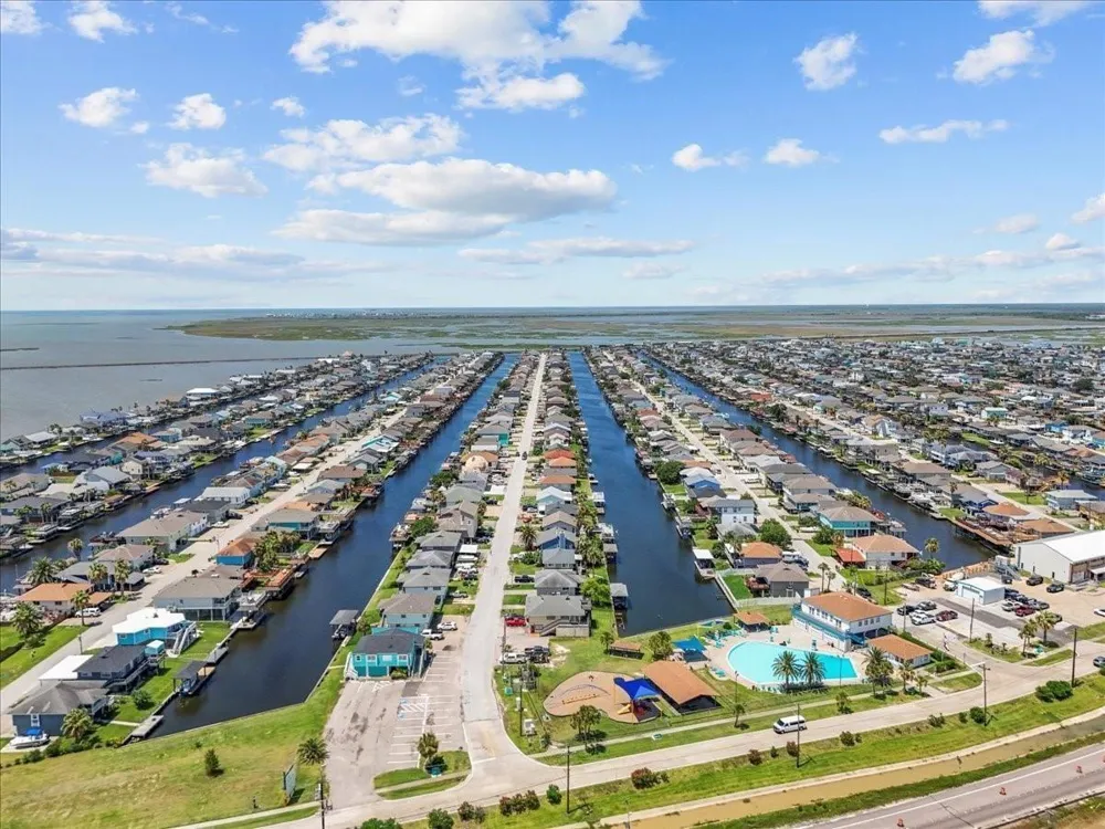 984 Bonita Street Bayou Vista, TX 77563