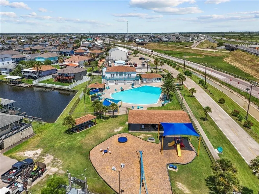 984 Bonita Street Bayou Vista, TX 77563