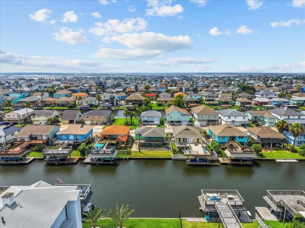 984 Bonita Street Bayou Vista, TX 77563